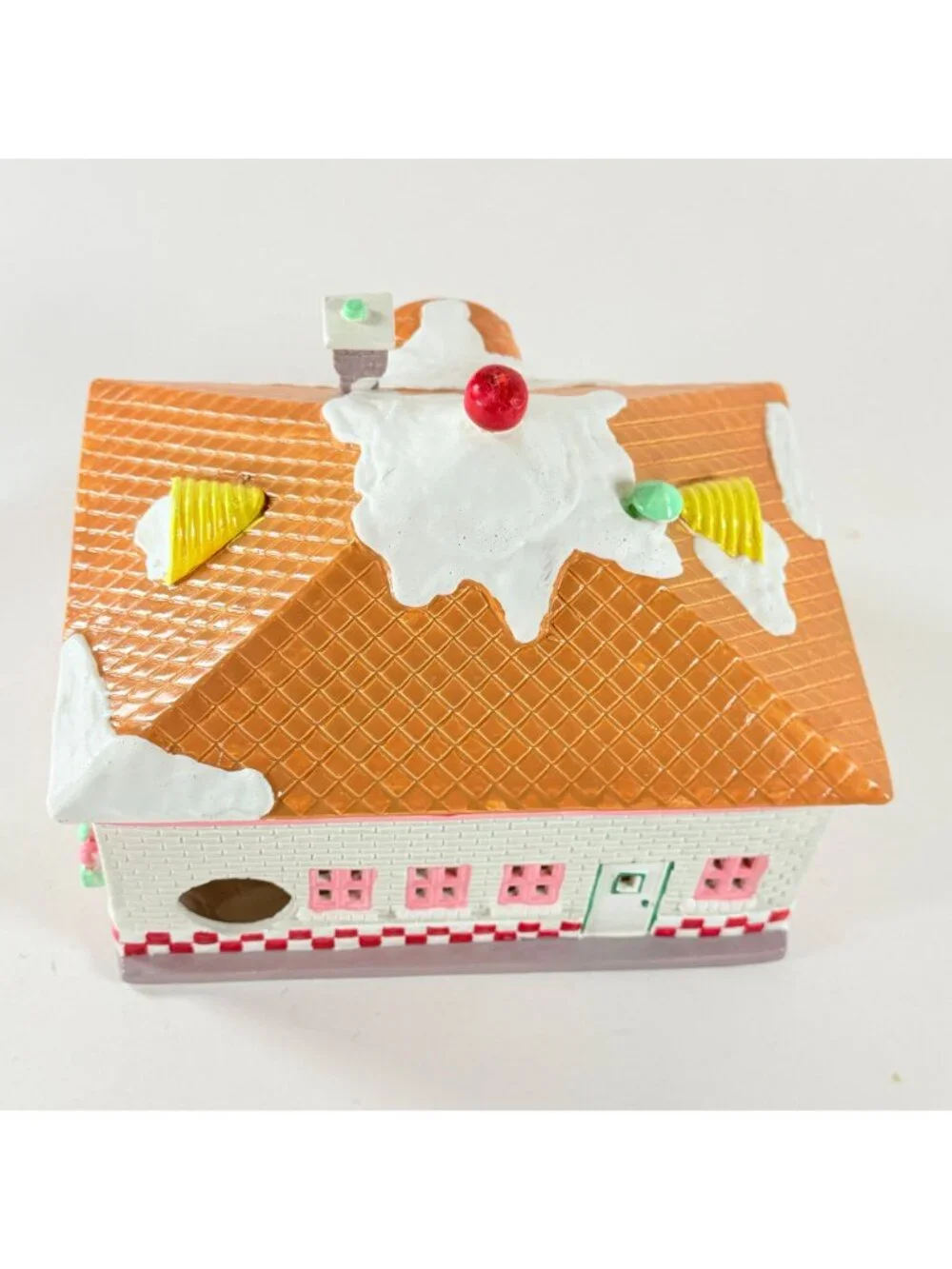 Dept 56 56 Flavors Ice Cream Parlor Original Snow Village Lighted Building 51519